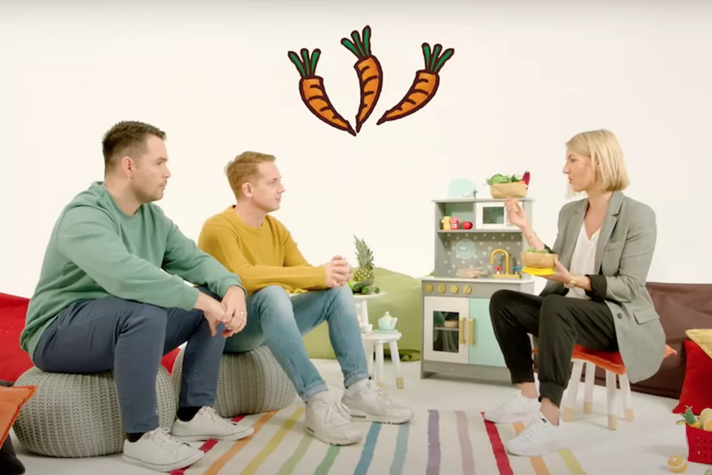 Introducing finger foods from 6 months